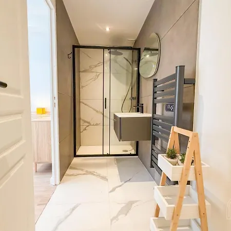 Apartment Pied-a-terre Ideal A Avec Jardin Et Parking *