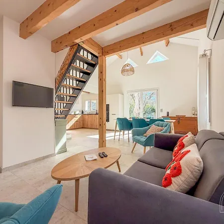 Pied-a-terre Ideal A Avec Jardin Et Parking *